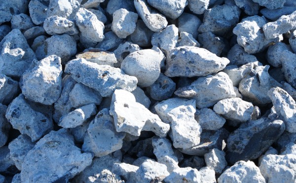 再生骨材を製造しています