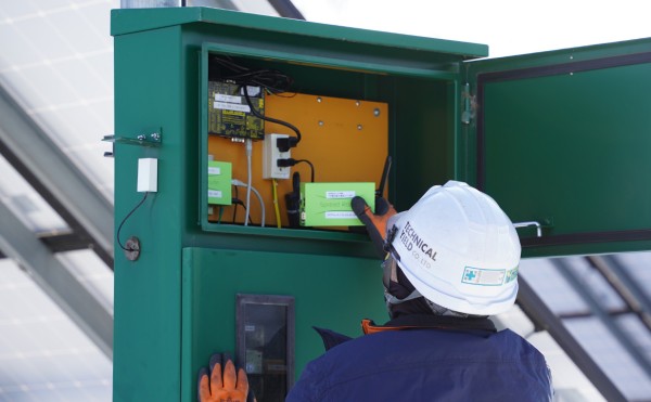 【太陽光発電】「監視システム」の切替作業を実施しています