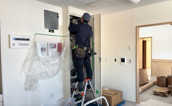 パワコンを設置しました（公共事業の進捗状況）